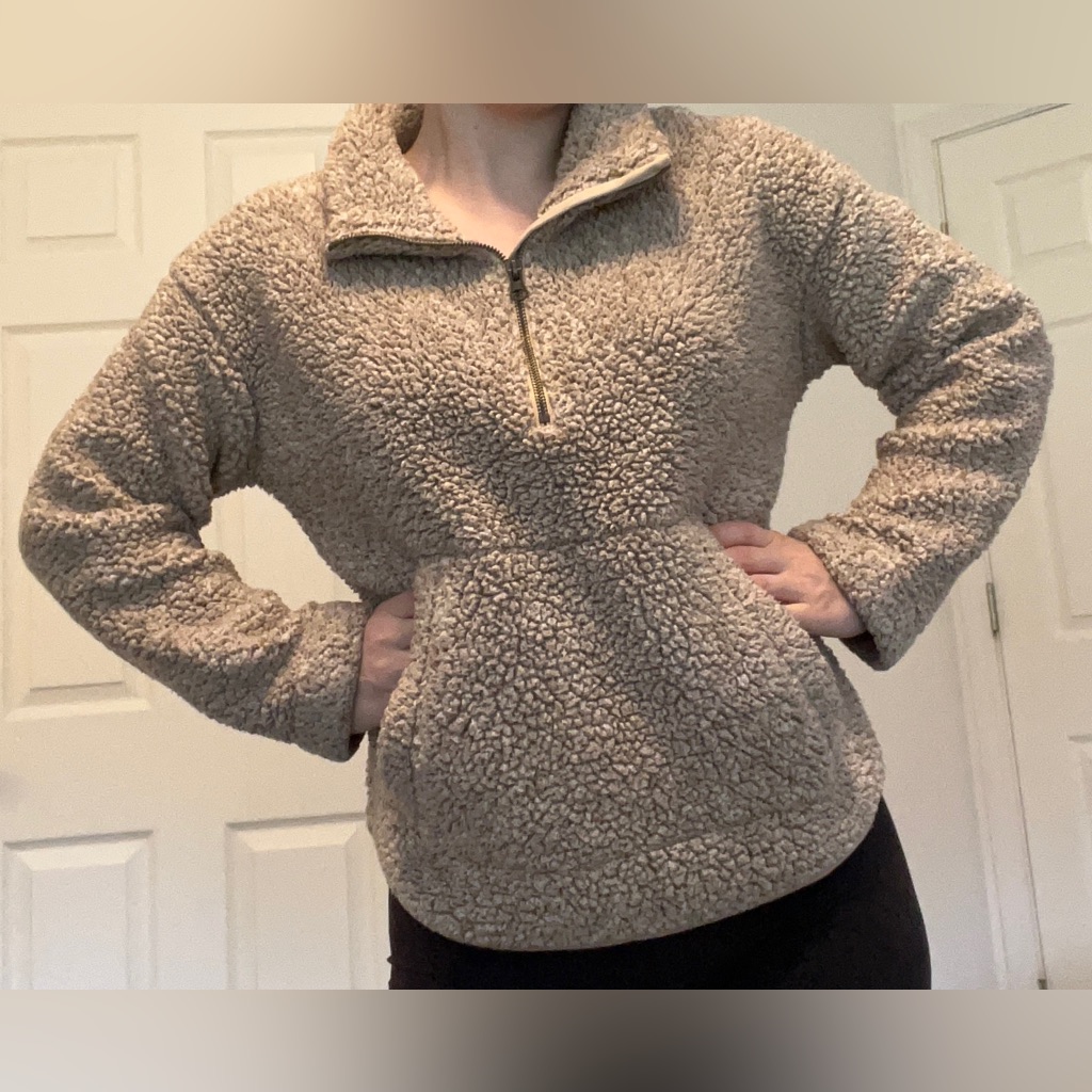 Small Old Navy Pullover!